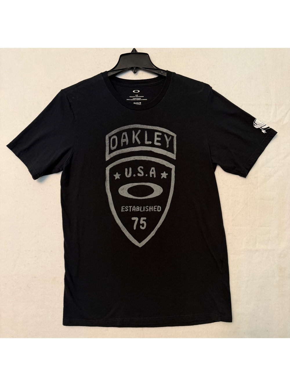 Oakley Buckle Men's Large Reg Black T-Shirt Logo Oakley USA Infinite Hero Tee